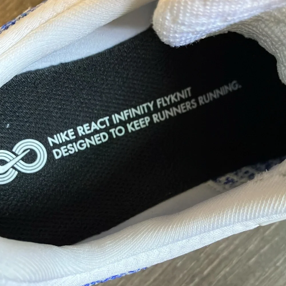 Nike - Picture 11 of 17